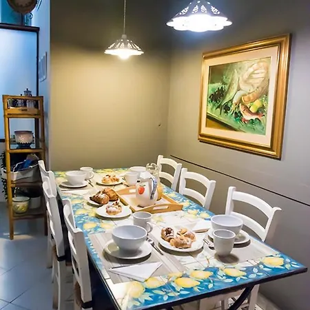 La Casa Napoletana - Ls ベッド・アンド・ブレックファスト ナポリ